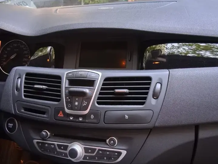 Renault Laguna III 2.0dCi Initiale