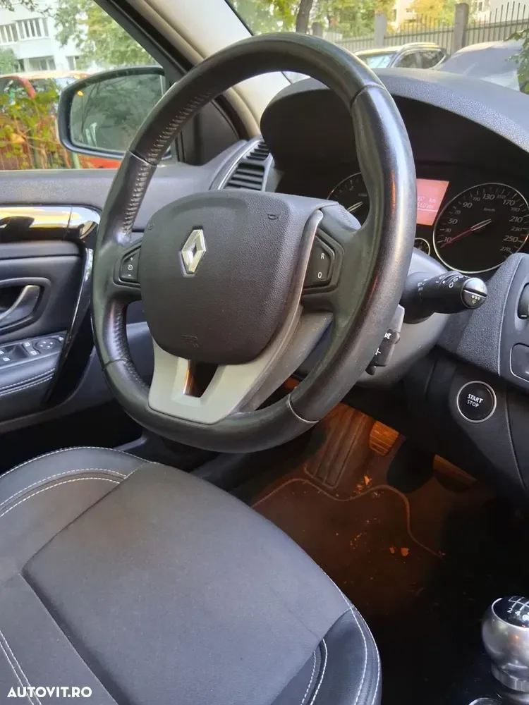 Renault Laguna III 2.0dCi Initiale — imagine 3