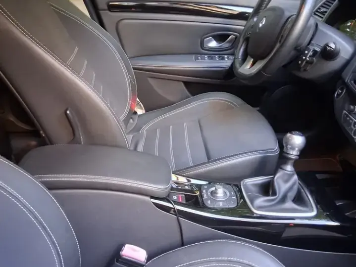 Renault Laguna III 2.0dCi Initiale
