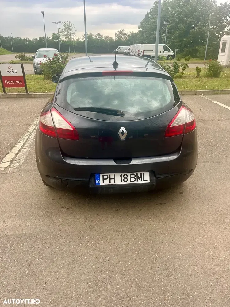 Renault Mégane III dCi 110 FAP EDC Dynamique — imagine 4