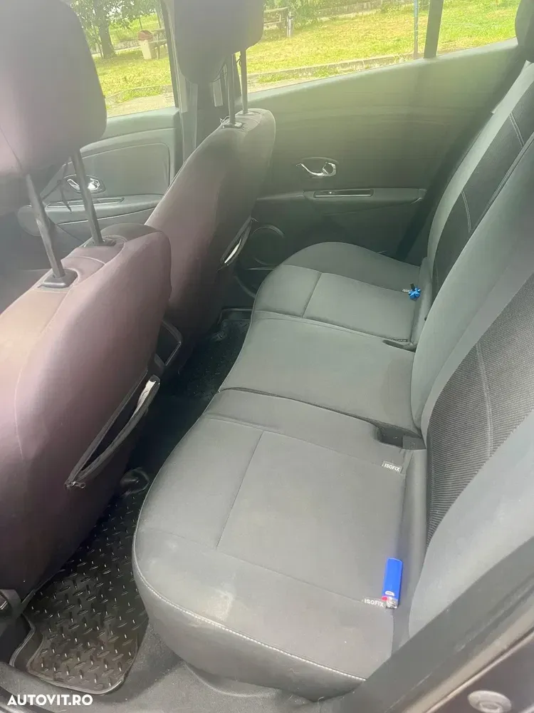 Renault Mégane III dCi 110 FAP EDC Dynamique — imagine 6