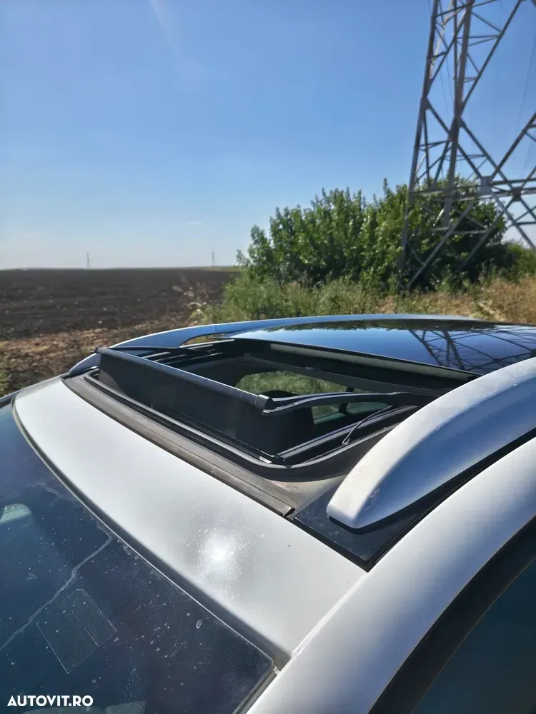 Renault Mégane III ENERGY dCi 110 Start & Stop Bose Edition — imagine 4