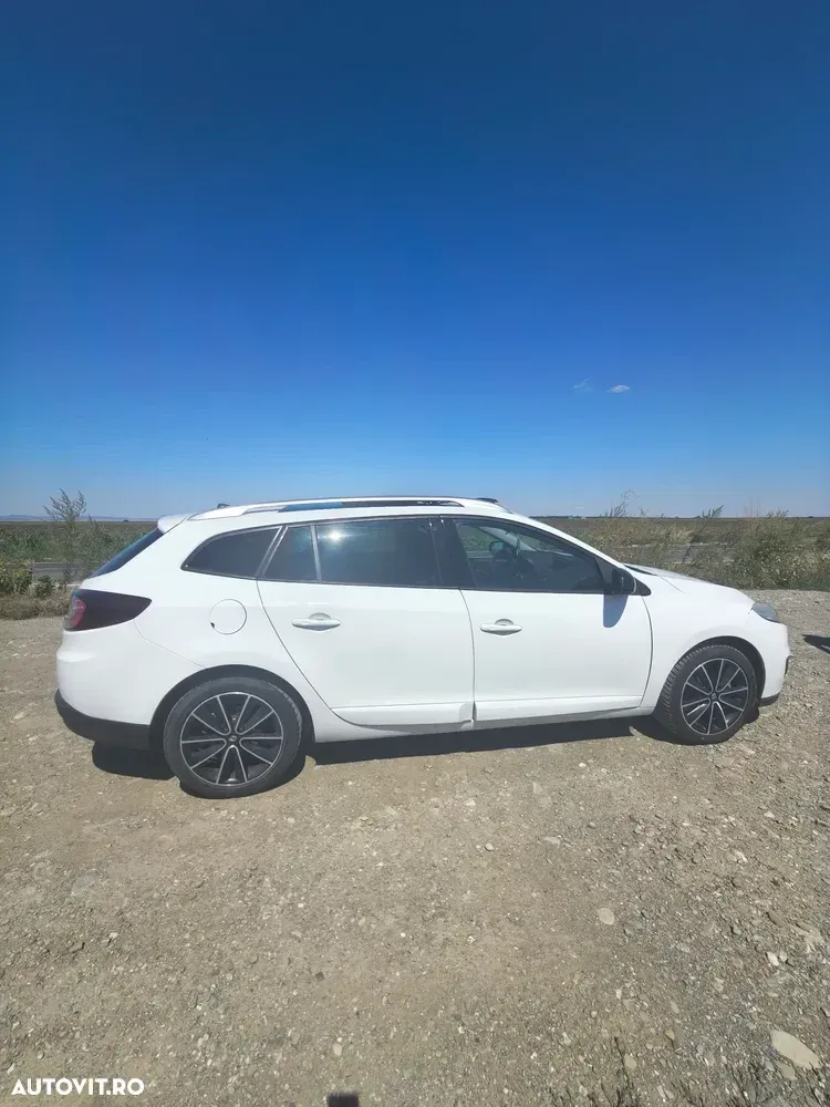 Renault Mégane III ENERGY dCi 110 Start & Stop Bose Edition — imagine 3