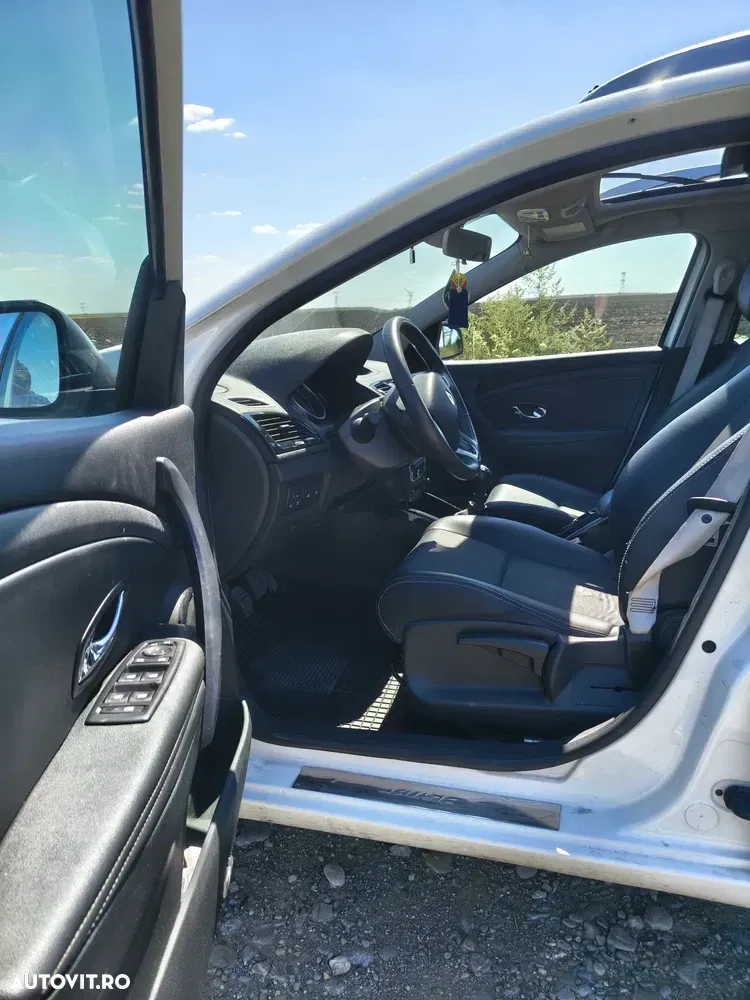 Renault Mégane III ENERGY dCi 110 Start & Stop Bose Edition — imagine 5