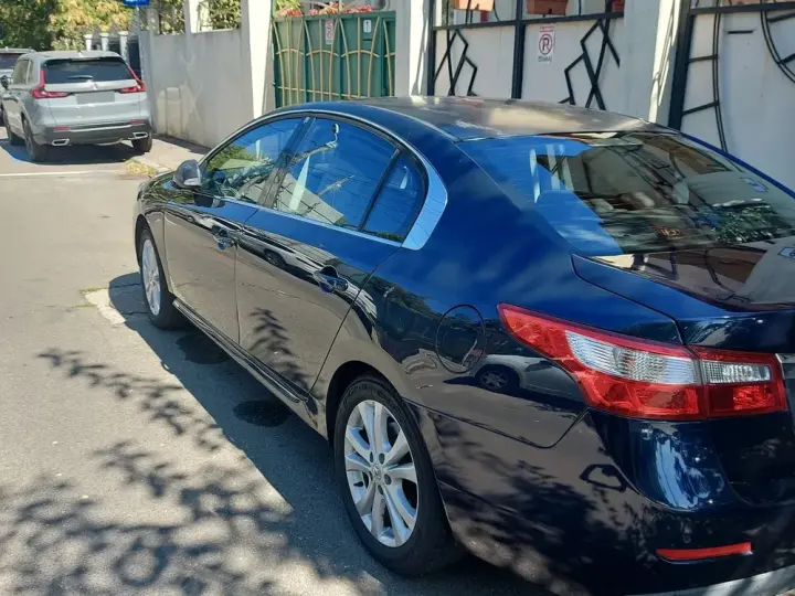 Renault Latitude