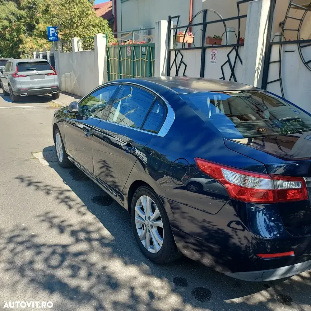Renault Latitude — imagine 3