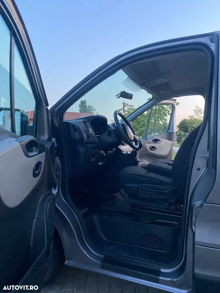 Renault Trafic — imagine 5