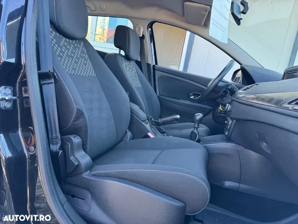 Renault Mégane III dCi 110 FAP Expression — imagine 5