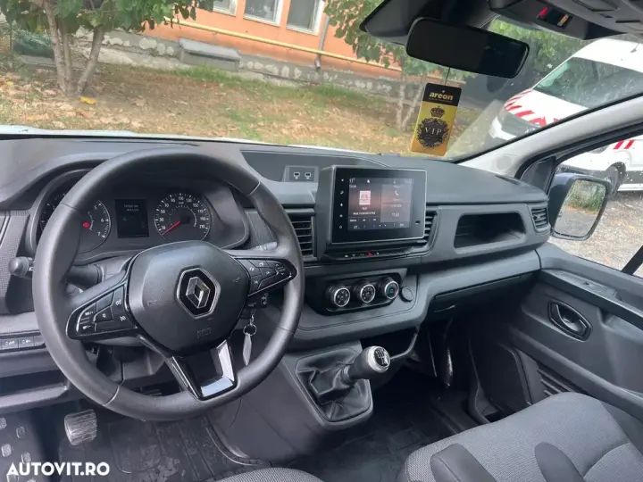 Renault Trafic 2.0 Blue dCi 120 Combi L2H1 8+1 locuri Authentique