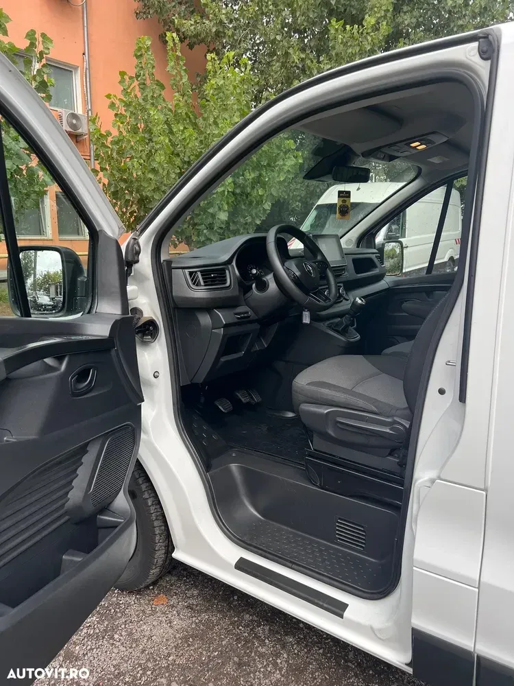 Renault Trafic 2.0 Blue dCi 120 Combi L2H1 8+1 locuri Authentique — imagine 5