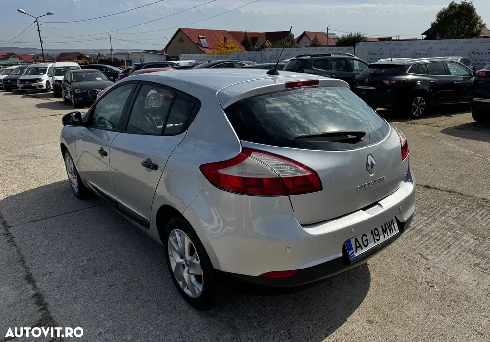 Renault Mégane III dCi 90 FAP Expression — imagine 6