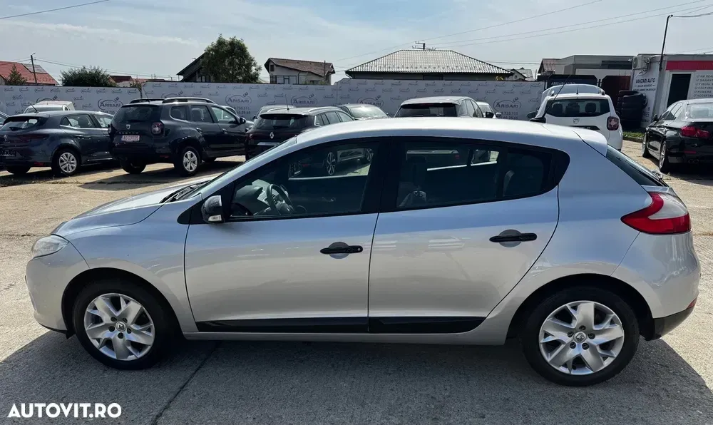 Renault Mégane III dCi 90 FAP Expression — imagine 4