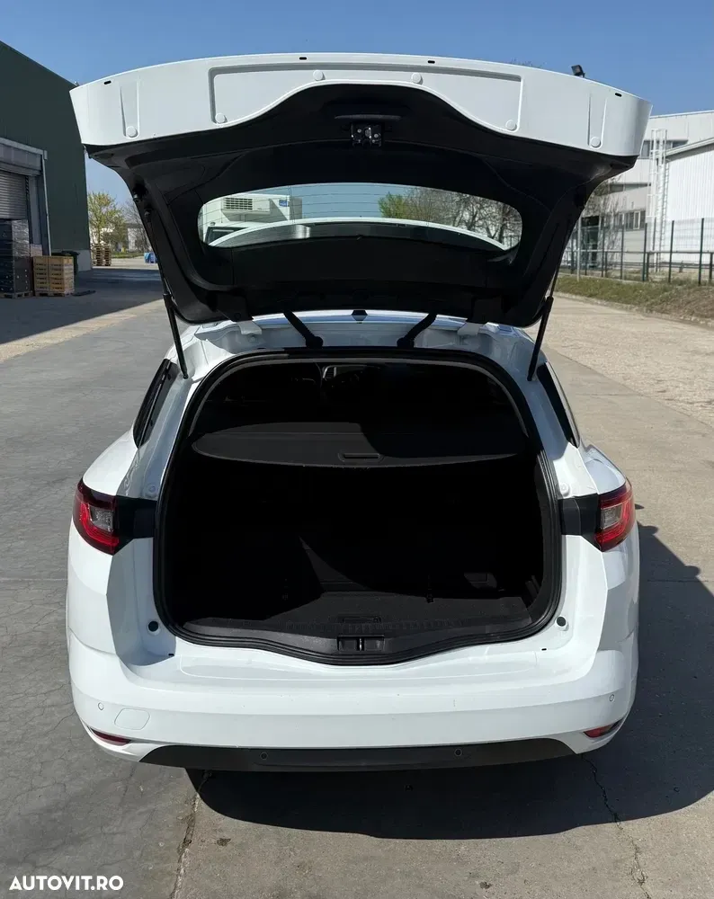 Renault Mégane IV TCe GPF Business — imagine 4
