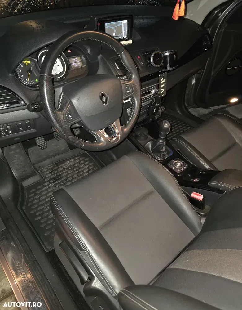 Renault Mégane III ENERGY dCi 110 Start & Stop Bose Edition — imagine 3