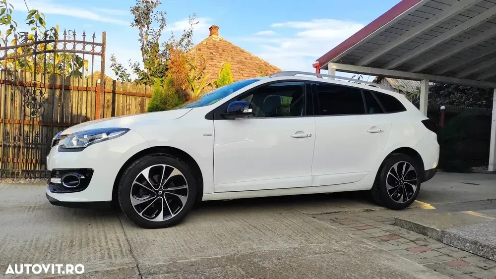 Renault Mégane III ENERGY dCi 110 Start & Stop Bose Edition — imagine 3
