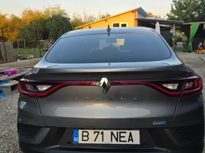Renault Arkana E-TECH Intens