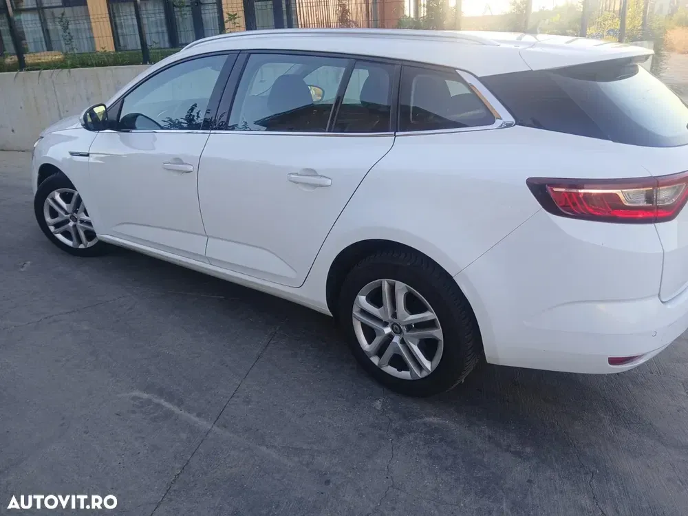 Renault Mégane IV ENERGY dCi Intens — imagine 3