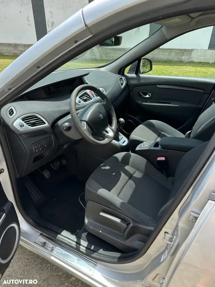 Renault Grand Scenic 1.9dCi Privilege — imagine 6