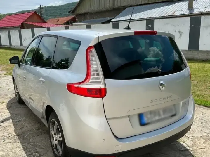 Renault Grand Scenic 1.9dCi Privilege
