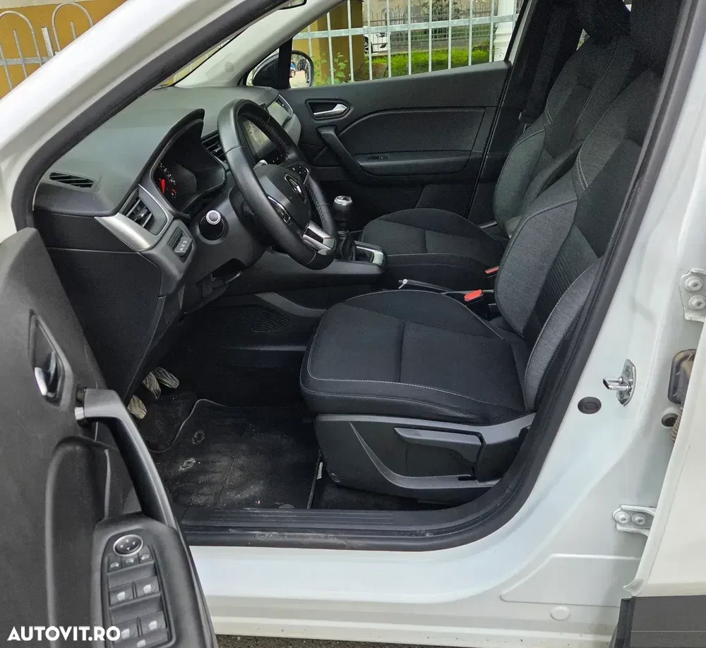 Renault Captur MHEV 140 Techno — imagine 2