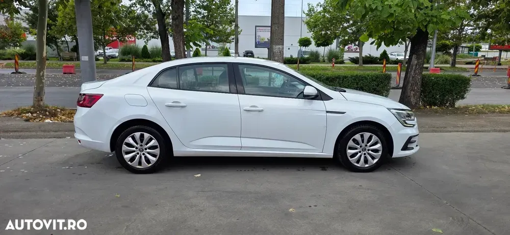 Renault Mégane IV BLUE dCi 115 Equilibre — imagine 2
