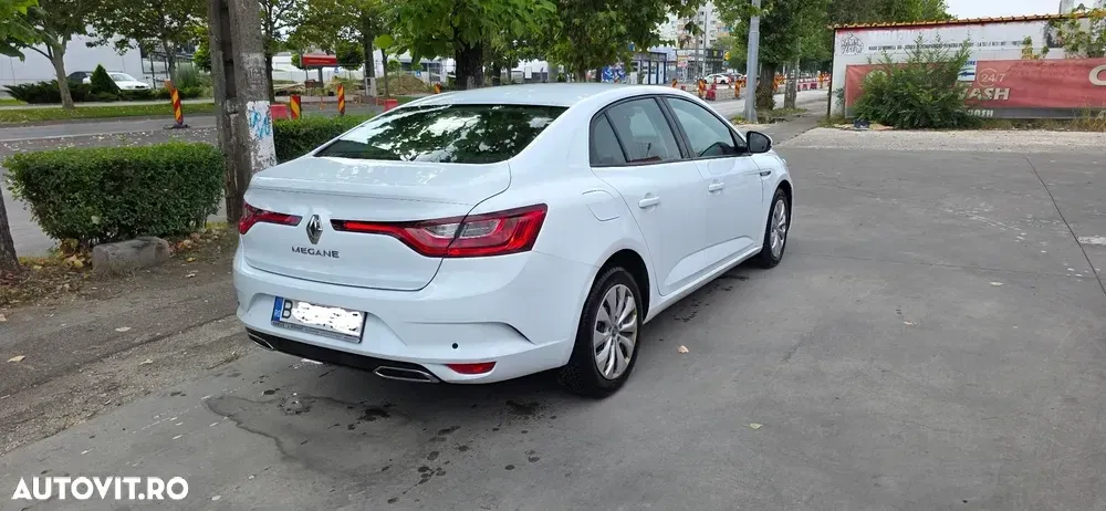 Renault Mégane IV BLUE dCi 115 Equilibre — imagine 3