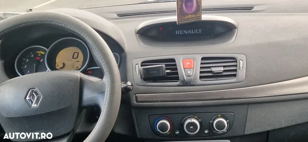 Renault Mégane III 1.5 dCI Authentique — imagine 4