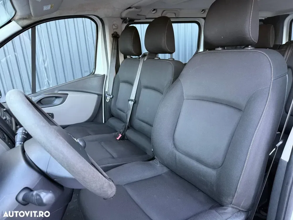 Renault Trafic — imagine 5