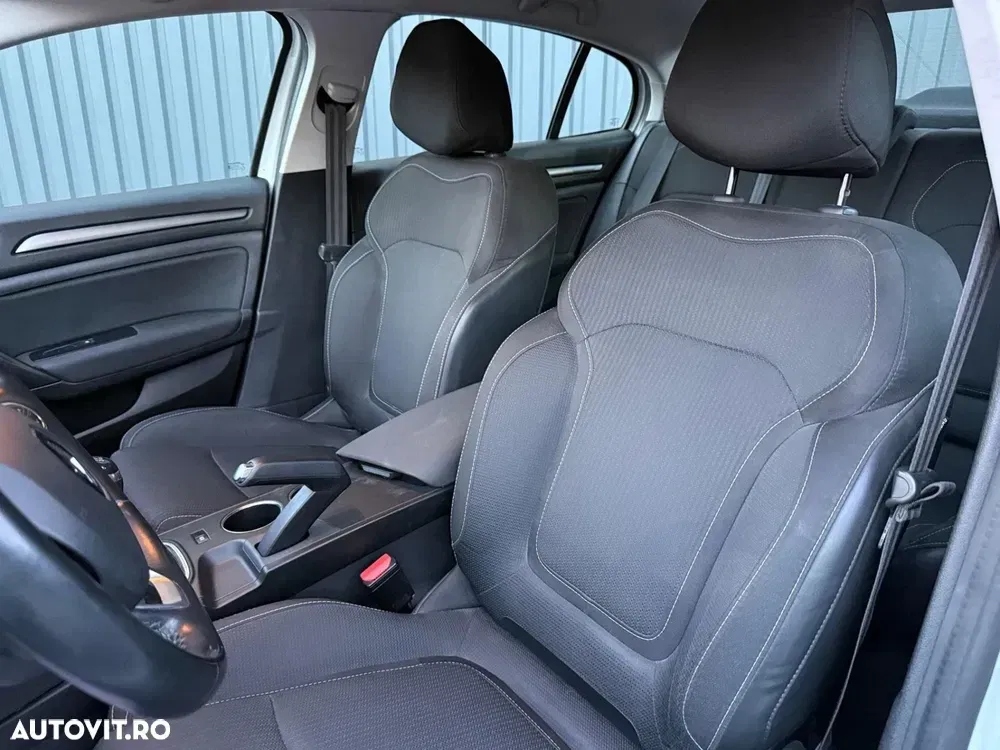 Renault Mégane — imagine 6