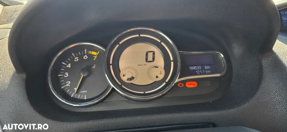 Renault Mégane III 1.6 16V Expression — imagine 4