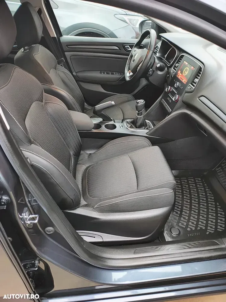 Renault Mégane IV BLUE dCi 115 BUSINESS EDITION — imagine 5