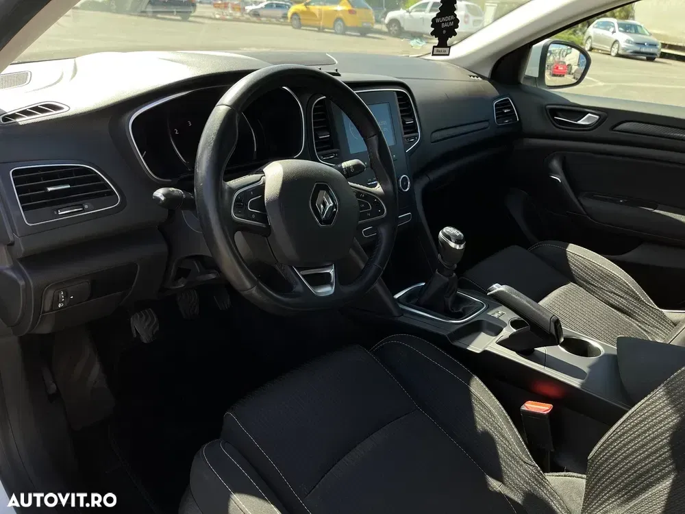 Renault Mégane IV Blue dCi 116 Life — imagine 4