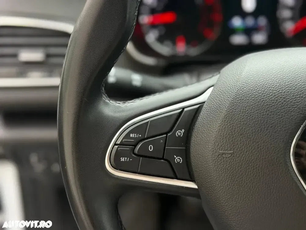 Renault Mégane IV TCE 140 GPF Zen — imagine 6