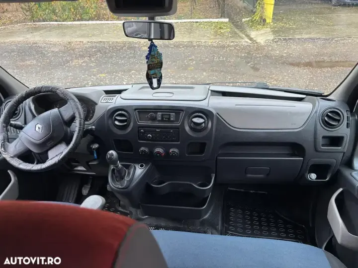 Renault Master 2.3 Combi 3,5t L2H2 8+1 locuri 4,7 m3 Confort