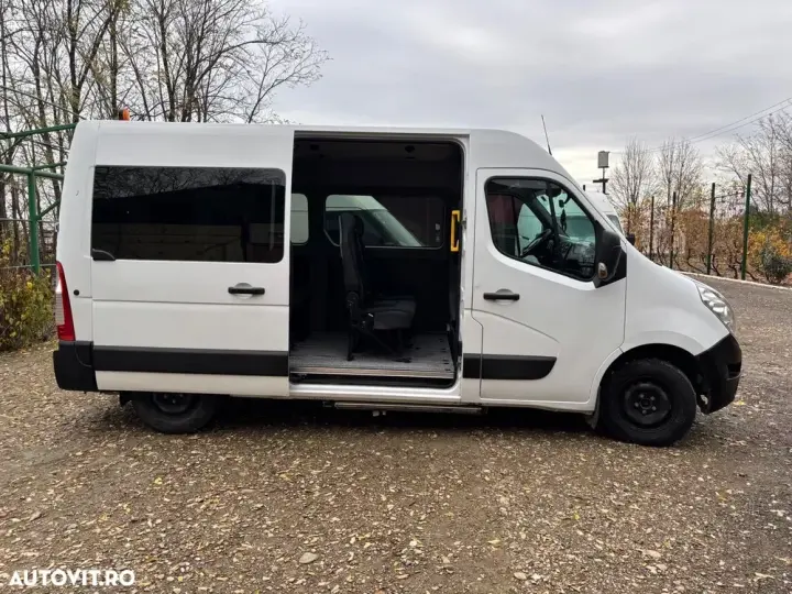 Renault Master 2.3 Combi 3,5t L2H2 8+1 locuri 4,7 m3 Confort