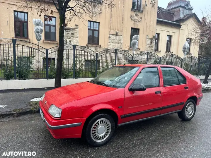 Renault 19