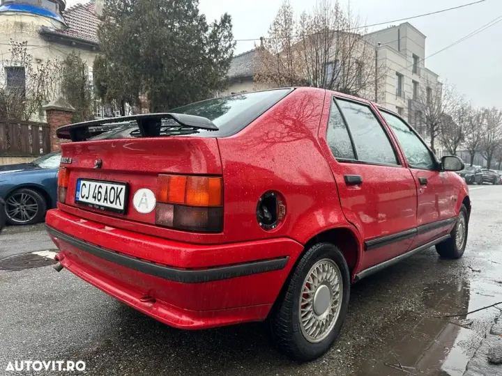 Renault 19