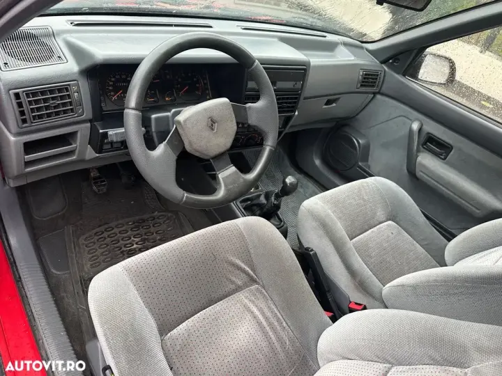 Renault 19