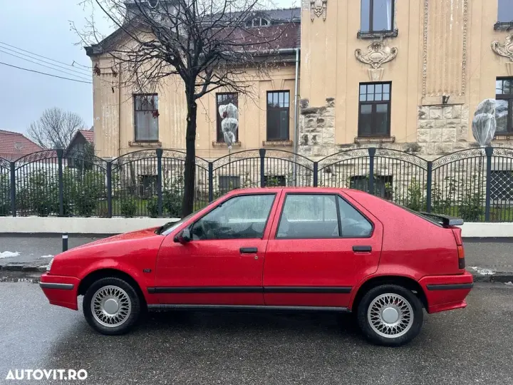 Renault 19