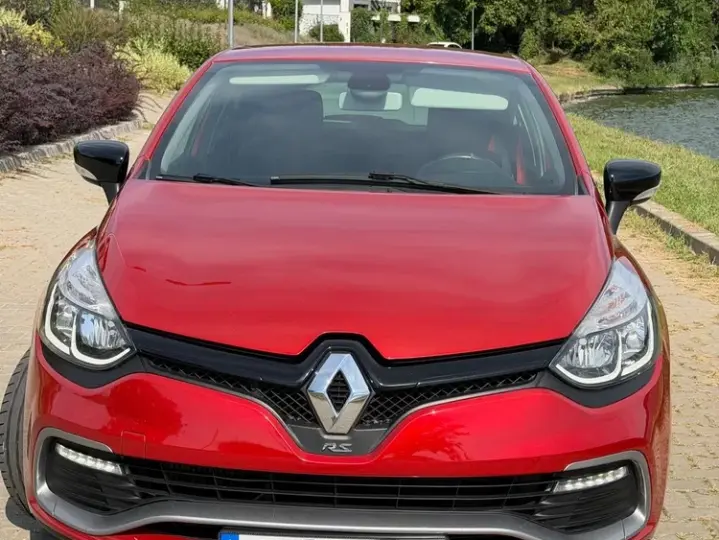 Renault Clio IV [2012 - TCe 200 EDC Sport R.S.
