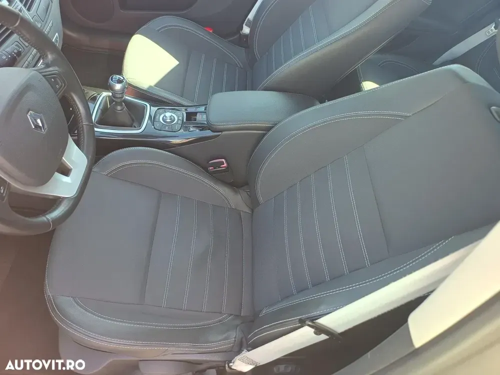 Renault Laguna III dCi 110 FAP Bose Edition — imagine 4