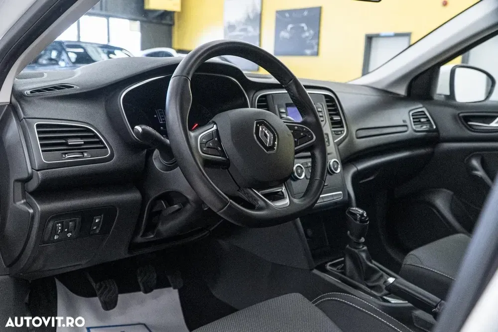 Renault Mégane IV TCE 114 GPF Zen — imagine 6