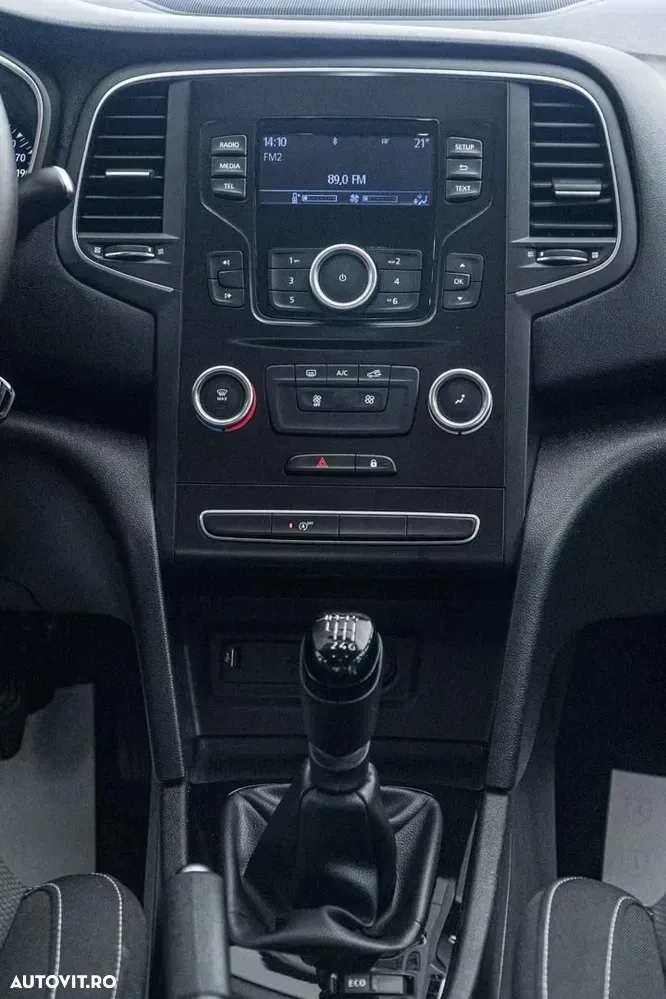 Renault Mégane IV TCE 114 GPF Zen — imagine 4