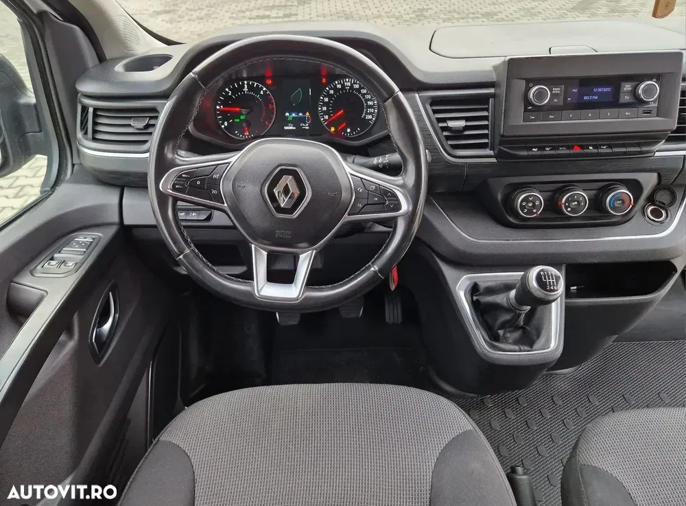 Renault Trafic — imagine 5