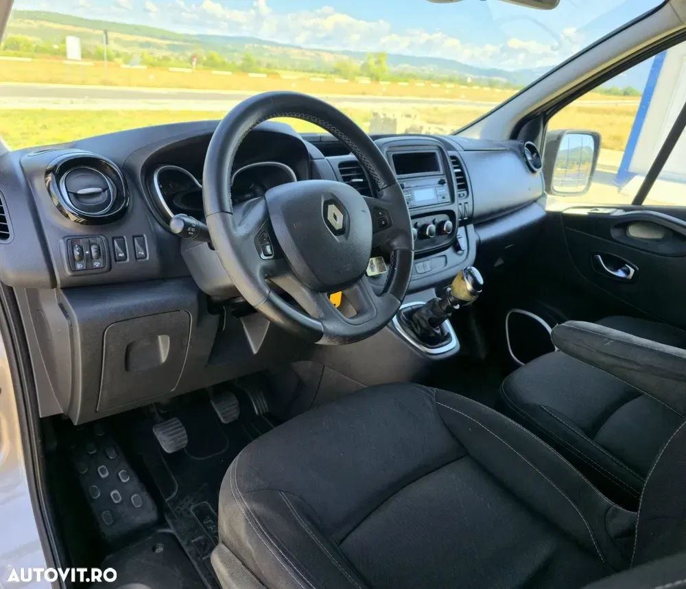 Renault Trafic — imagine 5