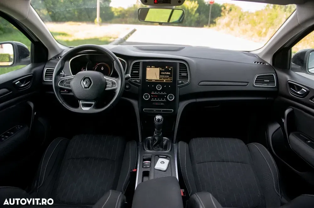 Renault Mégane IV BLUE dCi Limited — imagine 4