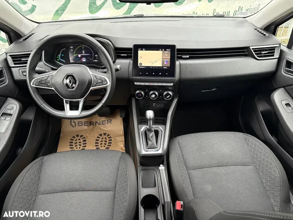 Renault Clio V E-TECH Full 145 E-TECH engineered — imagine 5