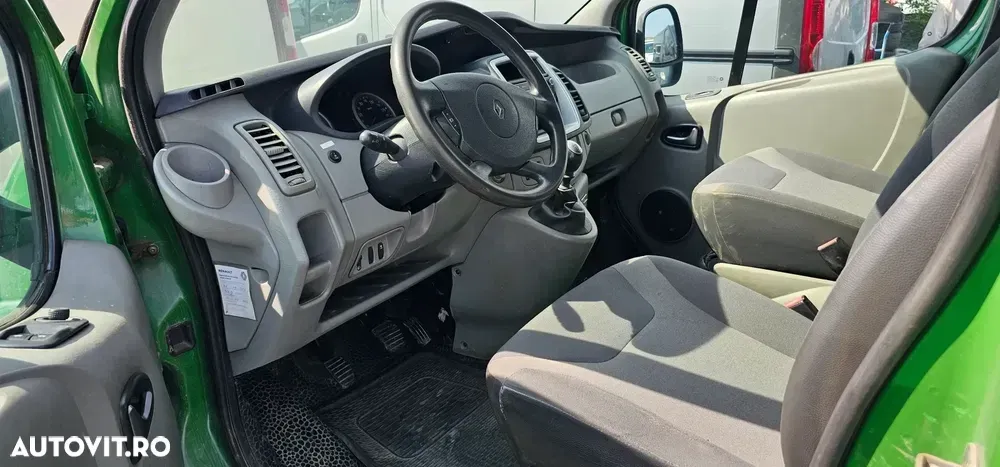 Renault Trafic — imagine 5