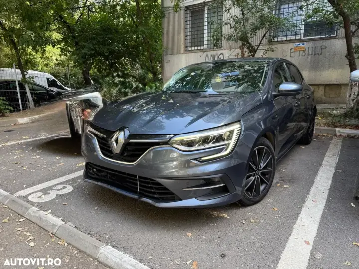 Renault Mégane IV Blue dCi 116 EDC Intens