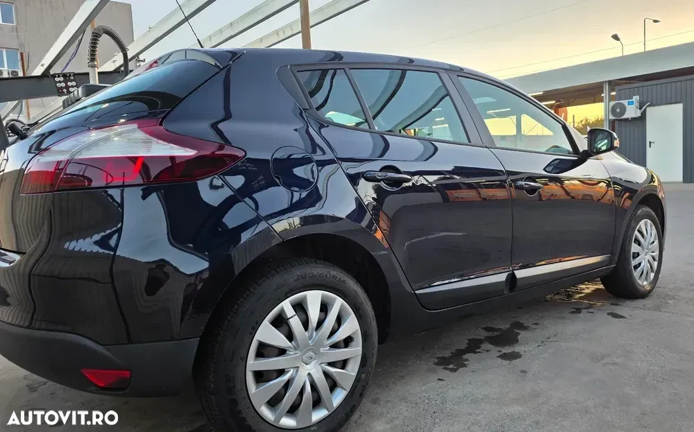 Renault Mégane 1.6 16V Expression — imagine 6